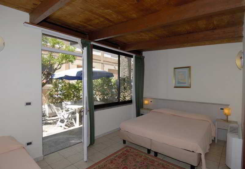 Hotel Delle Rose San Bartolomeo Al Mare Cameră foto