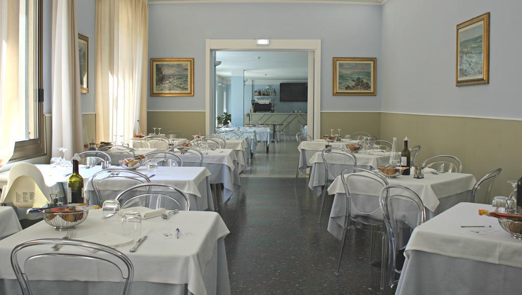 Hotel Delle Rose San Bartolomeo Al Mare Exterior foto