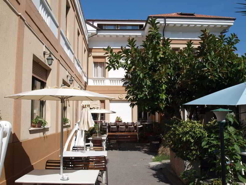 Hotel Delle Rose San Bartolomeo Al Mare Exterior foto